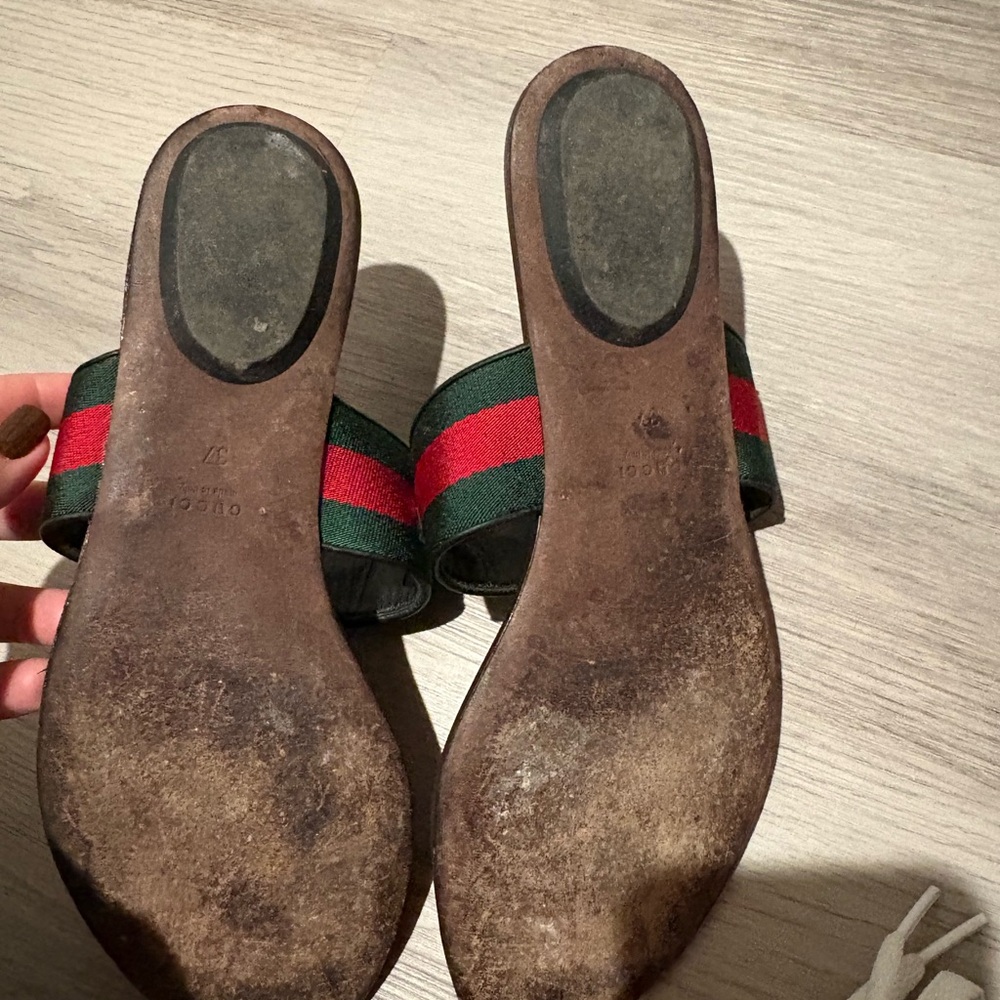 Gucci Black and Green Sandals - Picture 4 of 4